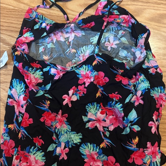 Top - Picture 2 of 2